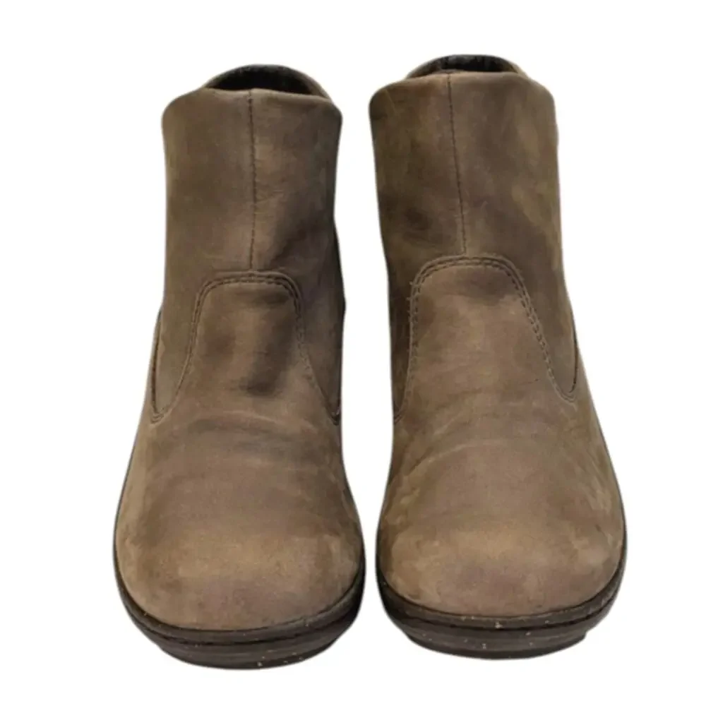 Keen Akita Wedge Boots Size 38.5/ 8 US GUC $145   S3719